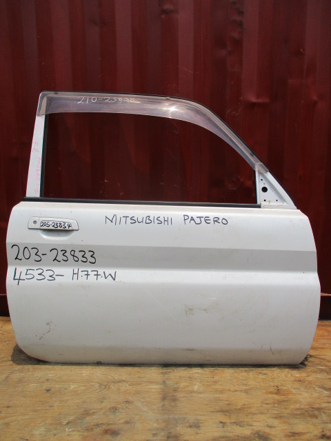 Used Mitsubishi Pajero DOOR GLASS FRONT RIGHT